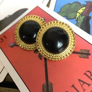 VTG BLACK AND GOLD EARRINGS